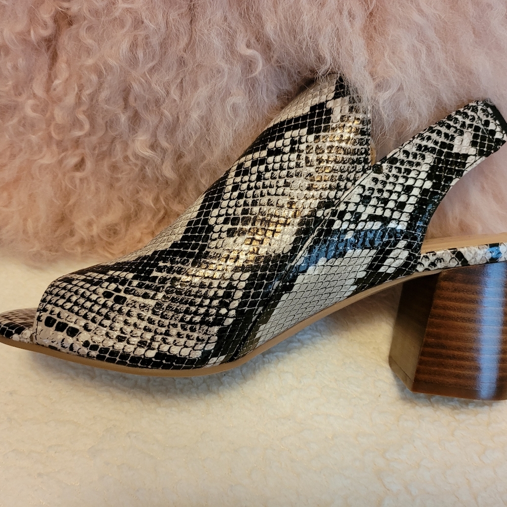 Evolve 24/7 Faux Snakeskin Sandals with Block Heel (Hale 6)